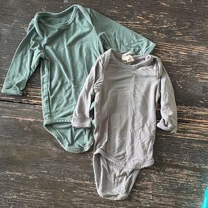 Kyte BABY Long Sleeve Bodysuit Set in Green and Gray